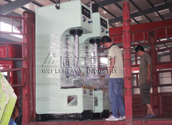 單柱液壓機發貨